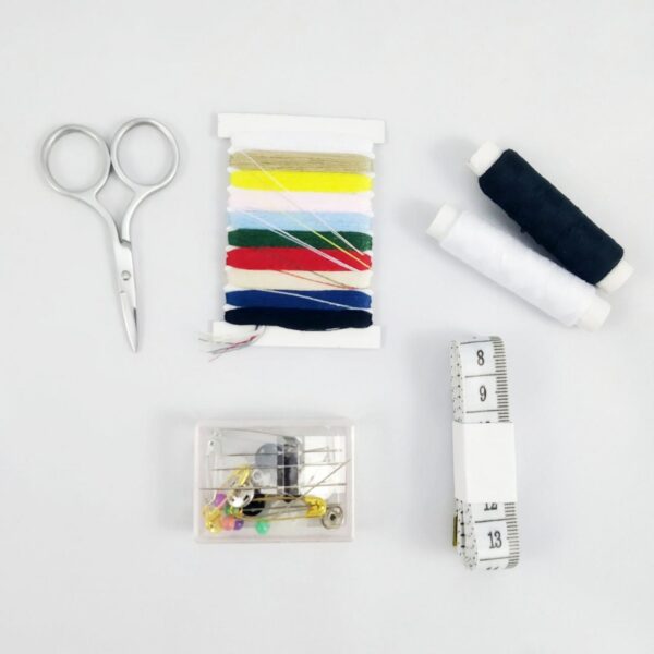 SET CUCITO DA VIAGGIO - immagine 3